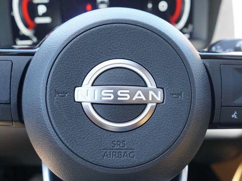 Used 2023 Nissan Rogue Platinum w/ Platinum Premium Package FWD image 13