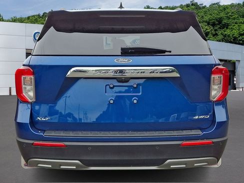 Used 2022 Ford Explorer XLT w/ Equipment Group 202A AWD/4WD image 4