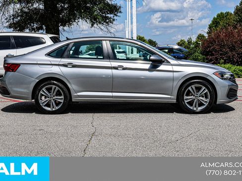 Used 2024 Volkswagen Jetta SE FWD image 11