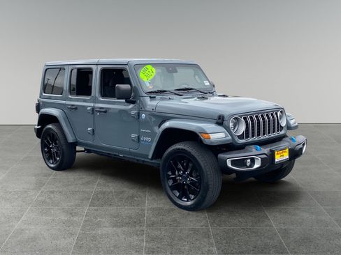 Used 2024 Jeep Wrangler Unlimited Sahara AWD/4WD image 7
