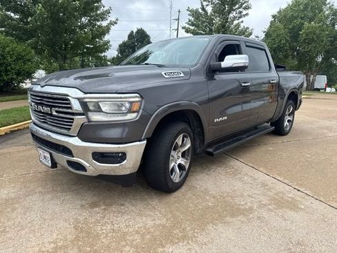 Used 2019 RAM 1500 Laramie AWD/4WD image 3