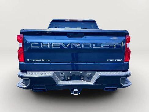 Used 2019 Chevrolet Silverado 1500 Custom Trail Boss w/ Custom Convenience Package AWD/4WD image 6