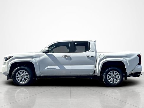 Used 2024 Toyota Tacoma SR5 image 2