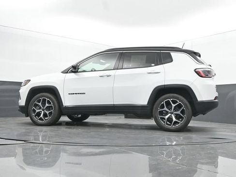 Used 2025 Jeep Compass Limited AWD/4WD image 28