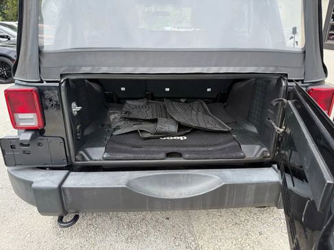 Used 2016 Jeep Wrangler Unlimited Sport w/ Connectivity Group image 19