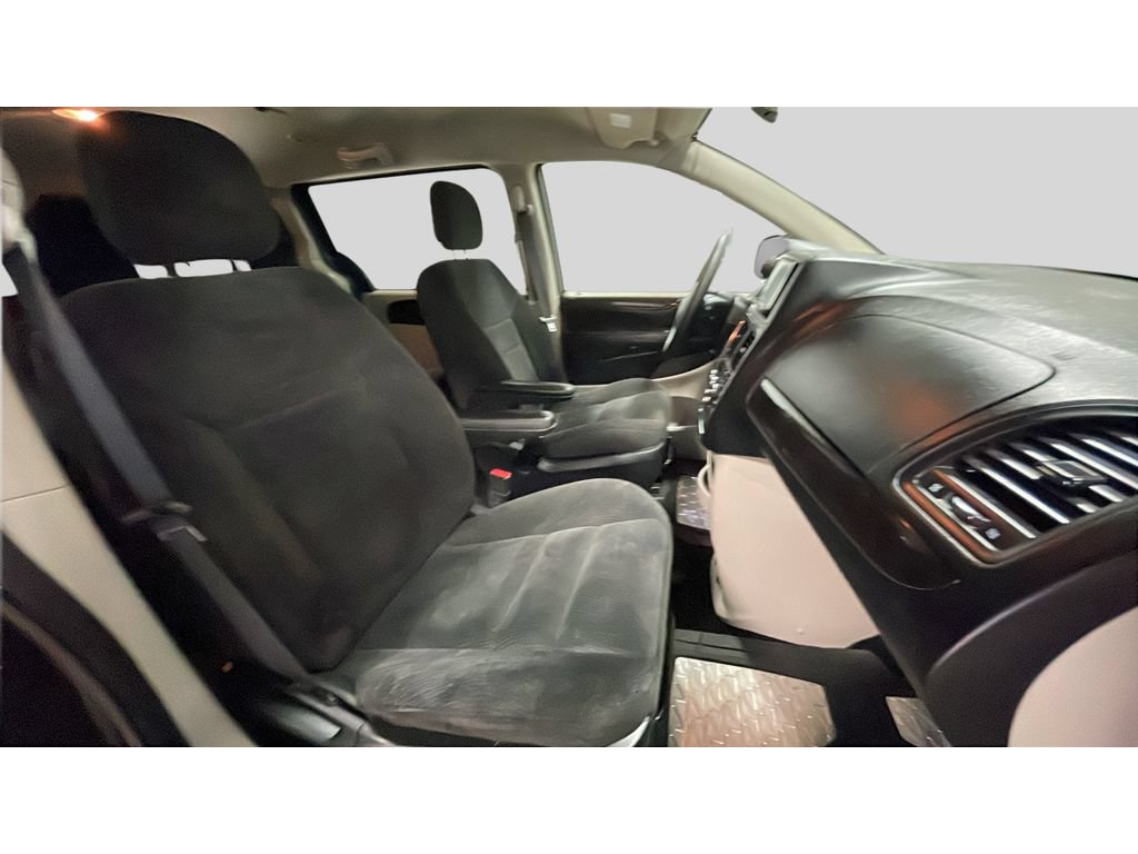 Used 2017 Dodge Grand Caravan SE w/ Power Window Group FWD image 18