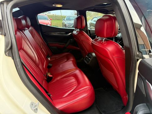 Used 2018 Maserati Ghibli image 43