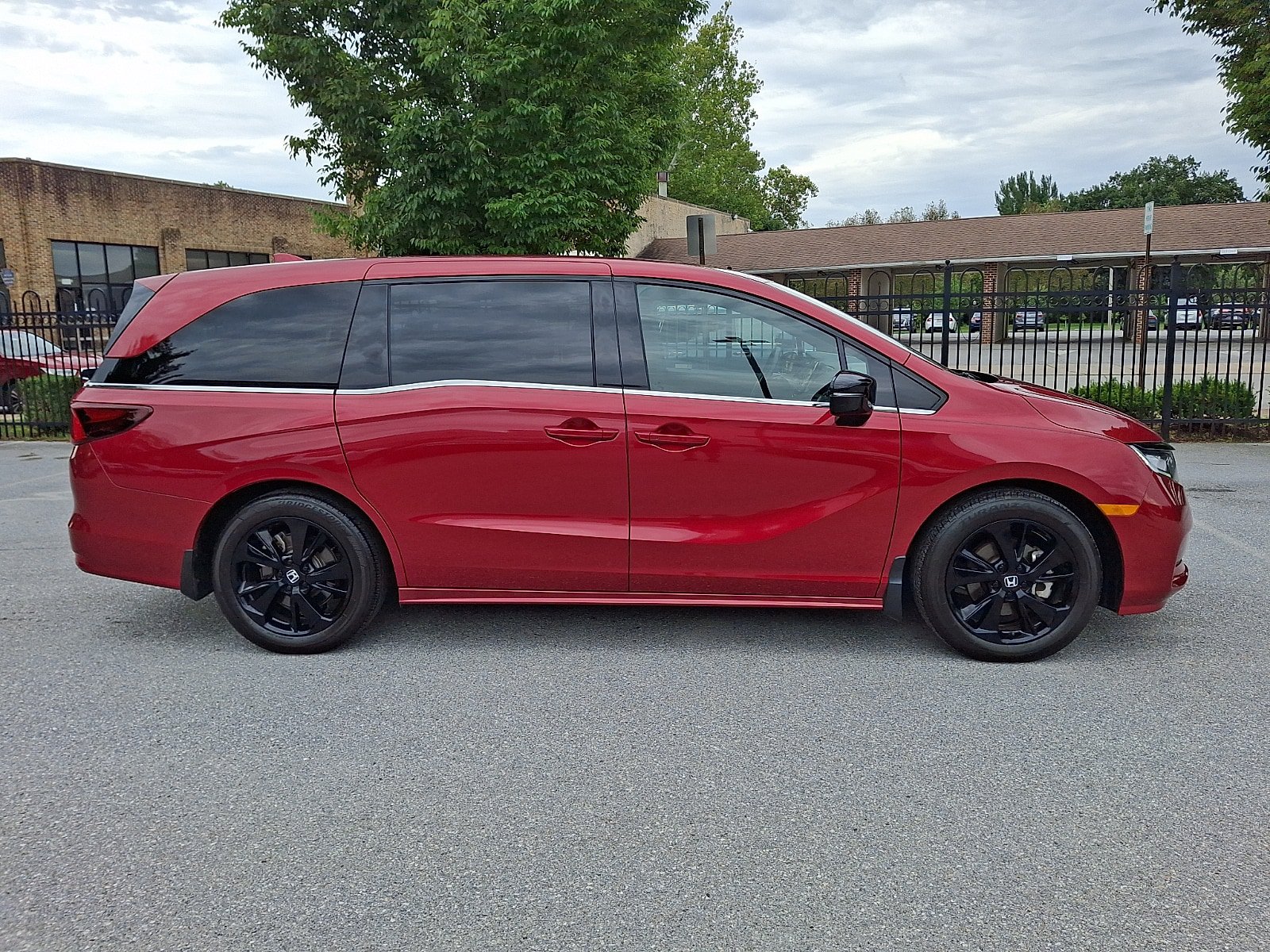 Used 2023 Honda Odyssey Sport image 7