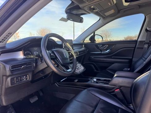 Used 2022 Lincoln Corsair AWD w/ Premium Package image 8