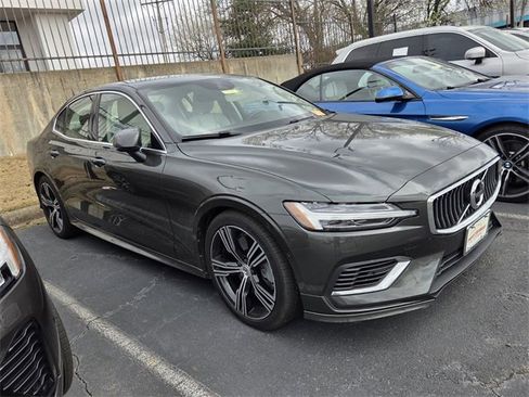 Used 2022 Volvo S60 T8 Inscription image 3