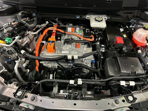 Used 2025 Chevrolet Equinox EV LT w/ Convenience Package image 27