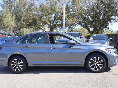 Certified 2024 Volkswagen Jetta S image 9