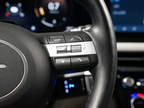 Used 2025 Hyundai Tucson Limited image 13