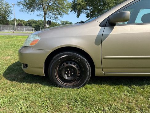 Used 2005 Toyota Corolla LE w/ Audio Value Pkg FWD image 38
