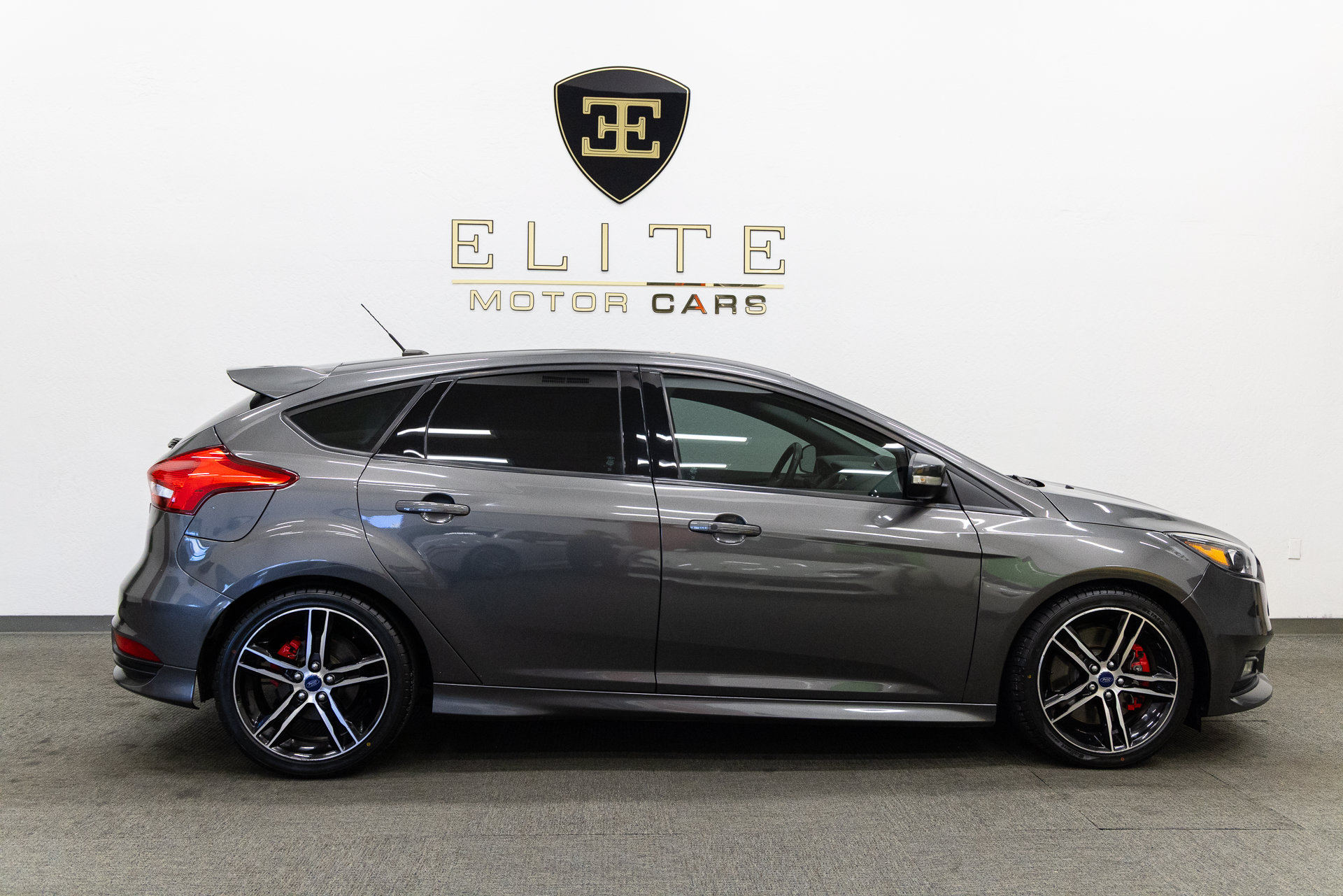 Used 2016 Ford Focus ST w/ Equipment Group 402A FWD image 10
