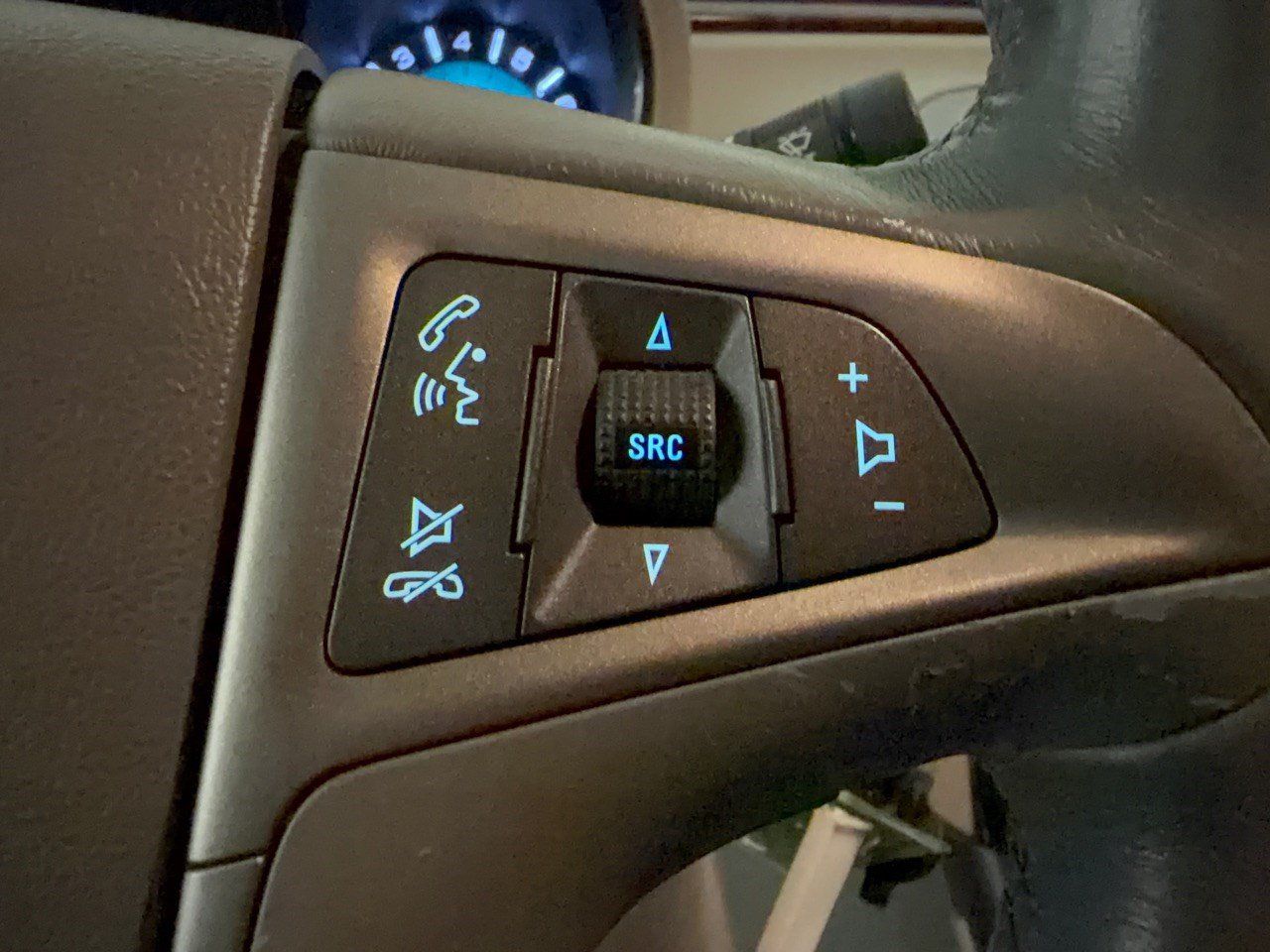 Used 2013 Buick LaCrosse Leather FWD image 19