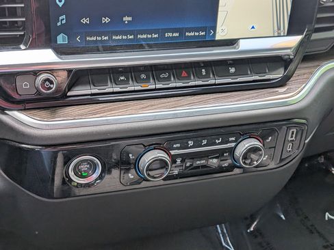 Certified 2022 Chevrolet Silverado 1500 LT AWD/4WD image 22