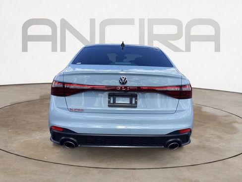 Used 2025 Volkswagen Jetta GLI Autobahn FWD image 11
