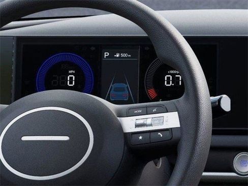 Certified 2025 Hyundai Tucson SE image 17