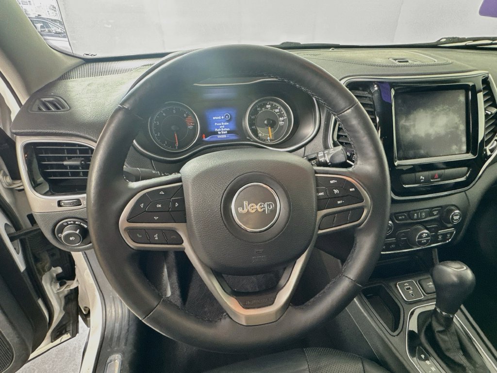 Used 2019 Jeep Cherokee Limited FWD image 11