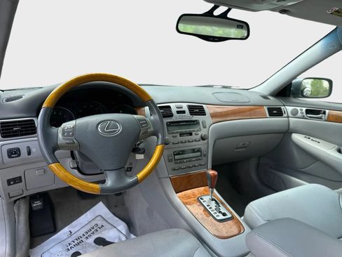 Used 2005 Lexus ES 330 w/ Preferred Accessory Pkg FWD image 16