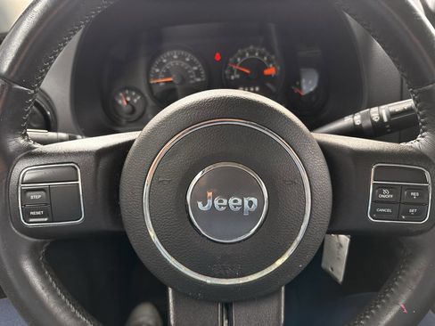 Used 2016 Jeep Patriot High Altitude image 11