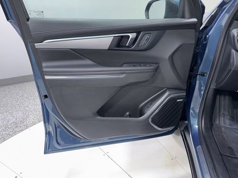 Used 2025 Buick Enclave Preferred image 11