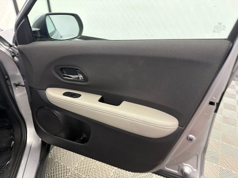 Used 2020 Honda HR-V LX image 14