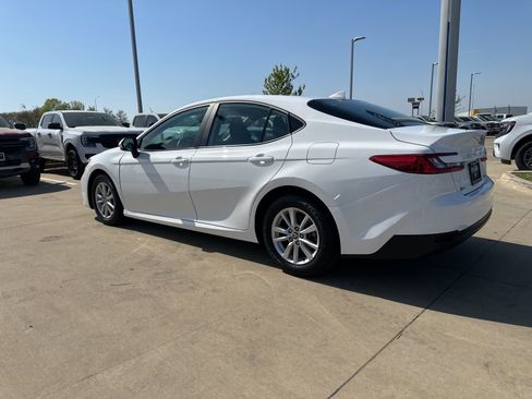 Used 2025 Toyota Camry LE FWD image 3