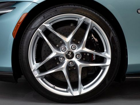 Certified 2024 Ferrari Roma Spider RWD image 22