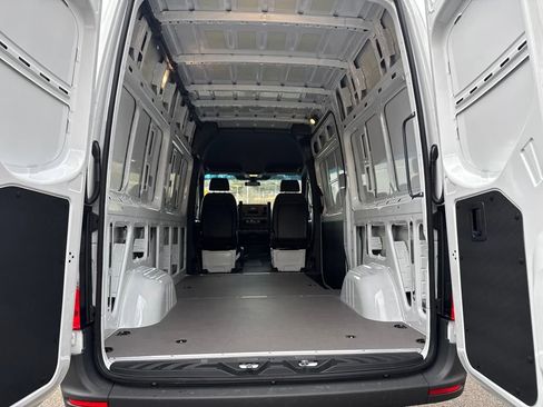 New 2025 Mercedes-Benz Sprinter 2500 image 27