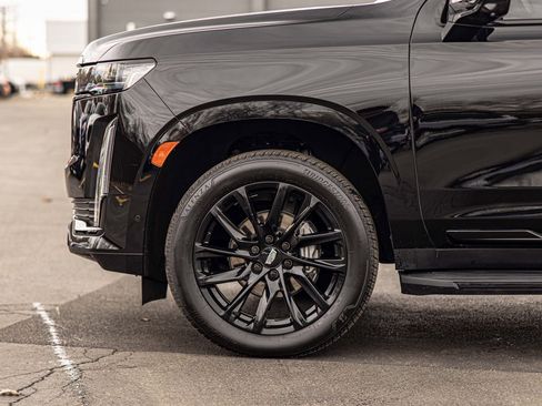 Used 2023 Cadillac Escalade Sport Platinum w/ LPO, ONYX Package image 8