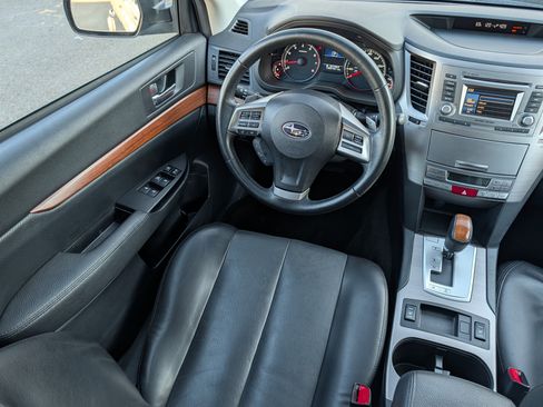 Used 2014 Subaru Outback 2.5i Limited w/ Moonroof Package image 9