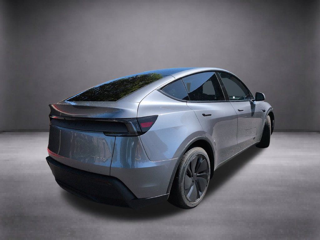 Used 2026 Tesla Model Y Long Range AWD/4WD image 8