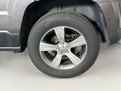 Used 2016 Jeep Patriot High Altitude AWD/4WD image 11