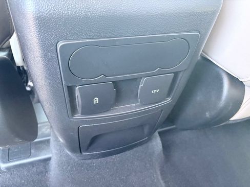 Used 2023 Ford Explorer XLT w/ Equipment Group 202A AWD/4WD image 11