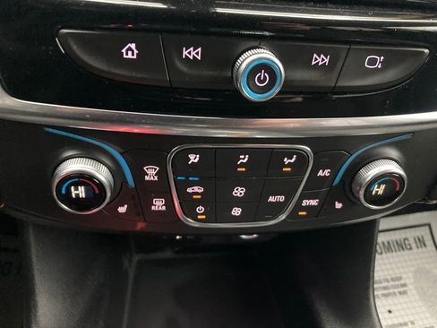 Used 2019 Chevrolet Traverse LT image 25