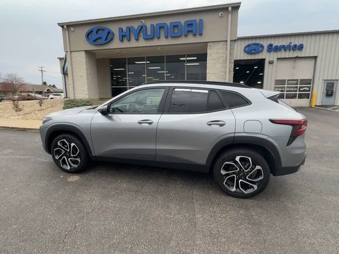 Used 2025 Chevrolet Trax RS w/ Driver Confidence Package image 5