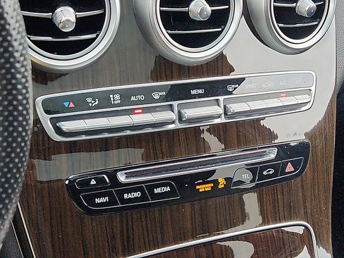 Used 2016 Mercedes-Benz GLC 300 4MATIC image 17