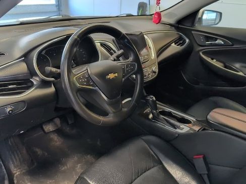 Used 2016 Chevrolet Malibu Premier w/ Driver Confidence Package II image 10