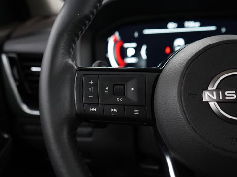 Used 2023 Nissan Rogue Platinum AWD/4WD image 27