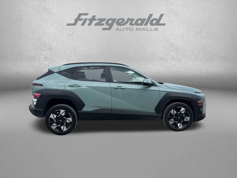 Used 2024 Hyundai Kona SEL AWD/4WD image 3