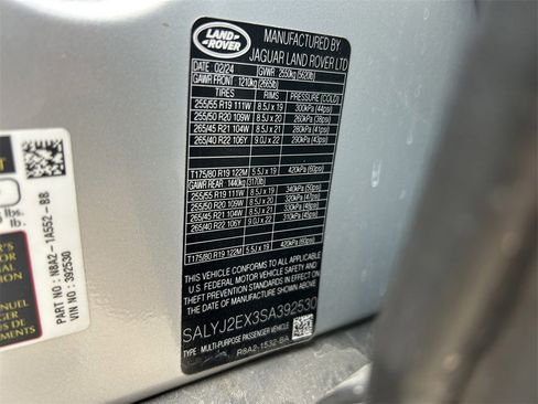 Used 2025 Land Rover Range Rover Velar S image 11