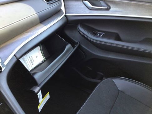 New 2026 Jeep Grand Cherokee Altitude image 34