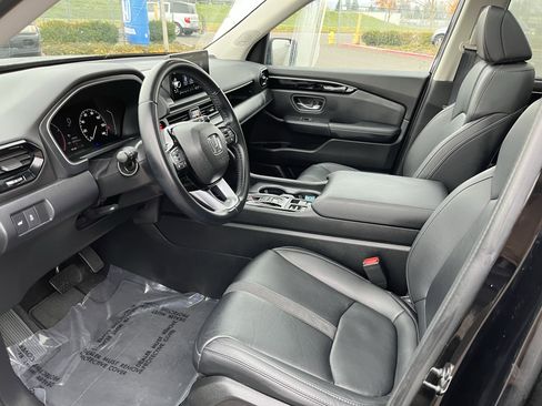 Certified 2023 Honda Pilot Touring image 9