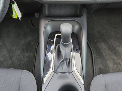 Used 2025 Toyota Corolla LE FWD image 19