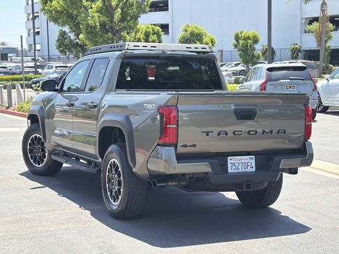 Used 2025 Toyota Tacoma TRD Off-Road w/ TRD Off Road Premium Package AWD/4WD image 7