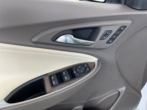 Used 2024 Chevrolet Malibu LT image 20