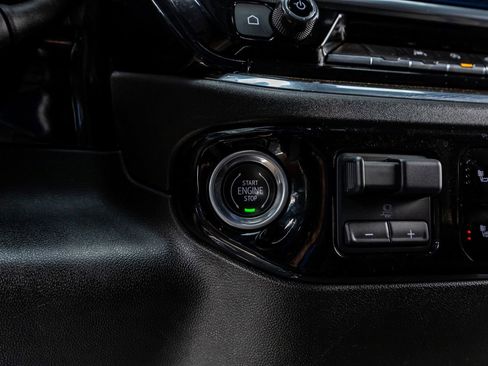 Used 2023 Chevrolet Silverado 1500 LT w/ Z71 Off-Road Package image 22