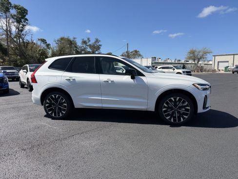 New 2026 Volvo XC60 B5 Ultra w/ Climate Package image 2